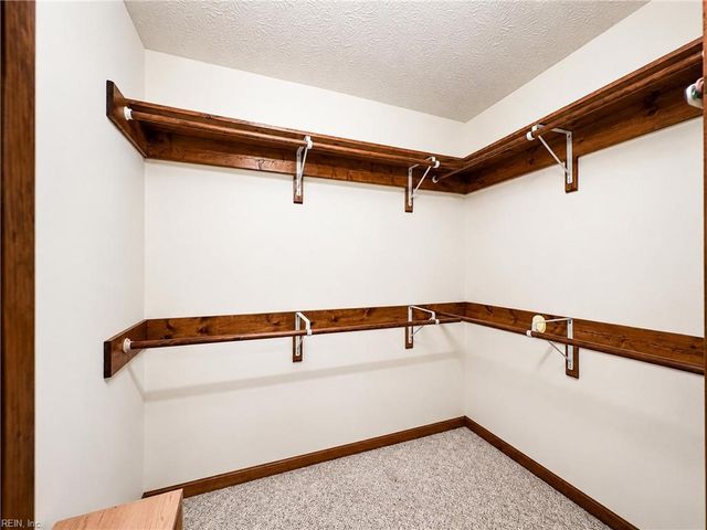 7306 Leigh DR, Hayes, VA 23072