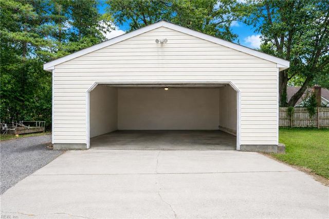 7306 Leigh DR, Hayes, VA 23072