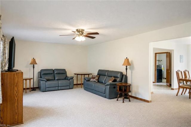 7306 Leigh DR, Hayes, VA 23072