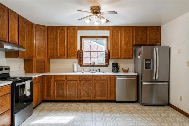 7306 Leigh DR, Hayes, VA 23072