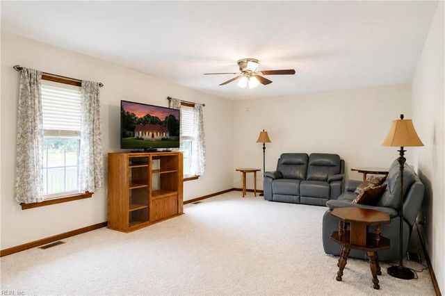 7306 Leigh DR, Hayes, VA 23072