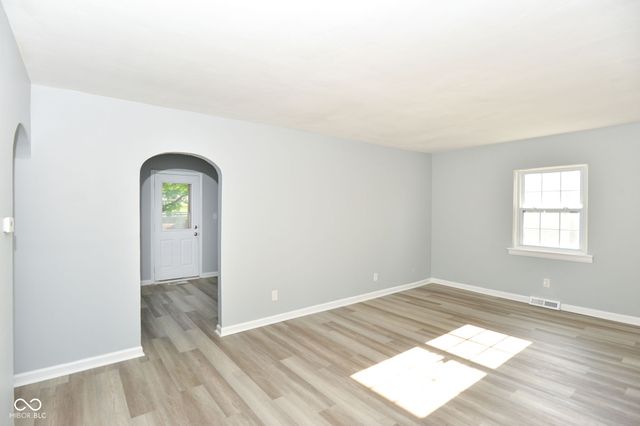2516 E 7th Street, Anderson, IN 46012
