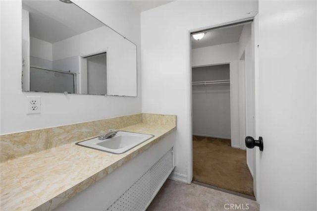 19016 Schoenborn, Northridge, CA 91324