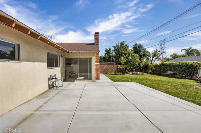 19016 Schoenborn, Northridge, CA 91324