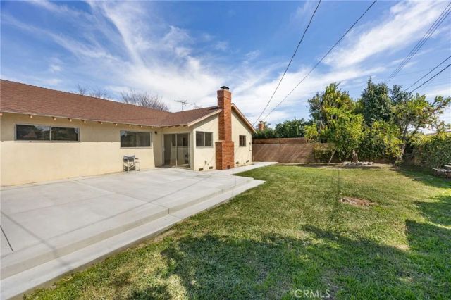 19016 Schoenborn, Northridge, CA 91324