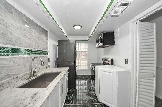 7954 Grove Ridge Drive, Houston, TX 77061