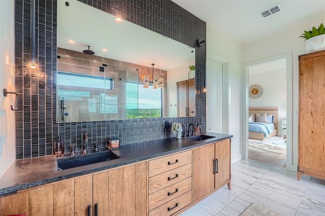 1733 Nightlife CV, Spicewood, TX 78669