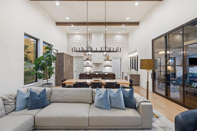 1733 Nightlife CV, Spicewood, TX 78669