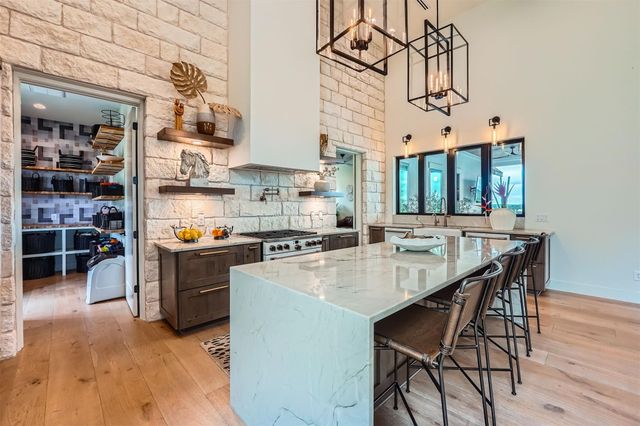 1733 Nightlife CV, Spicewood, TX 78669