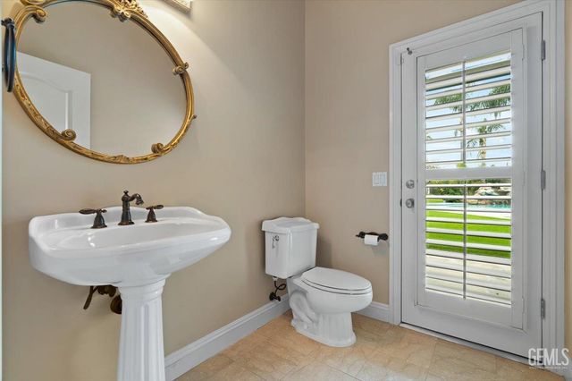 101 Cortez Court, Bakersfield, CA 93314