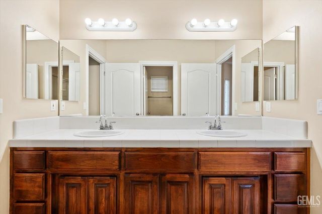 101 Cortez Court, Bakersfield, CA 93314