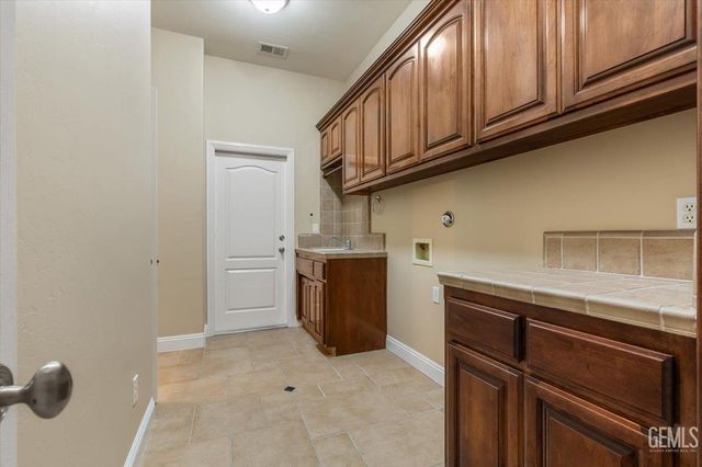 101 Cortez Court, Bakersfield, CA 93314