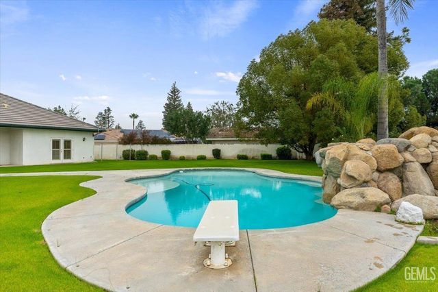 101 Cortez Court, Bakersfield, CA 93314