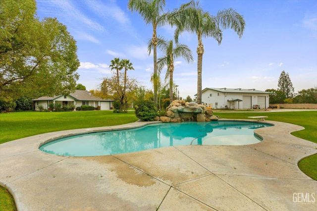 101 Cortez Court, Bakersfield, CA 93314
