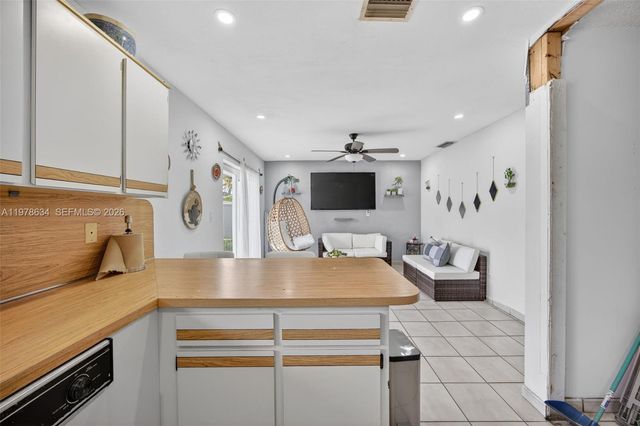 13755 SW 24th St, Miami, FL 33175