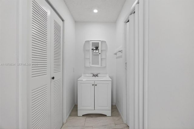 13755 SW 24th St, Miami, FL 33175