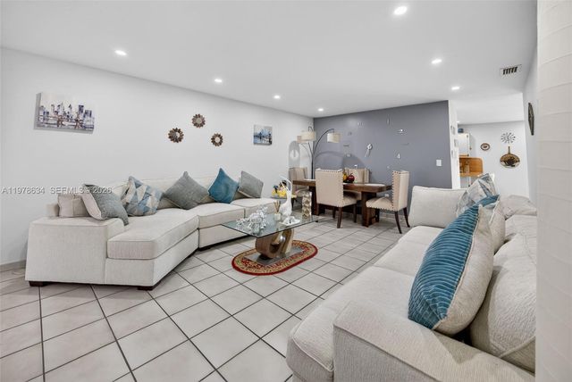 13755 SW 24th St, Miami, FL 33175