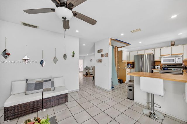 13755 SW 24th St, Miami, FL 33175