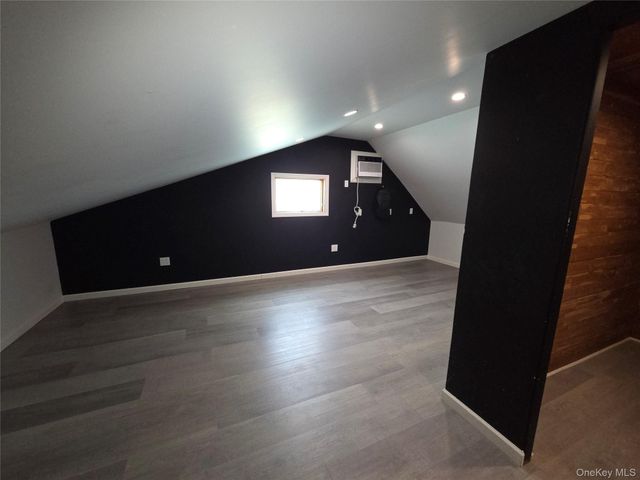 20 Daisy Lane, Levittown, NY 11756