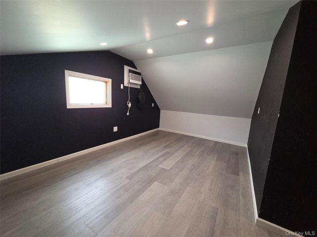 20 Daisy Lane, Levittown, NY 11756