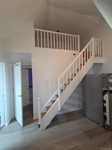20 Daisy Lane, Levittown, NY 11756