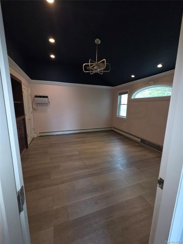 20 Daisy Lane, Levittown, NY 11756
