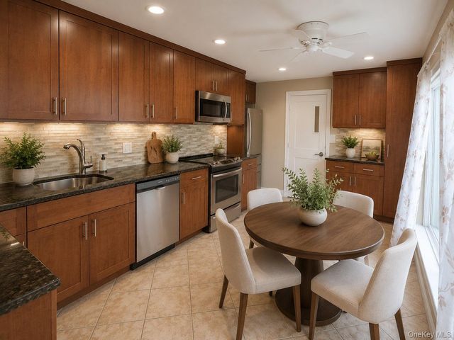 20 Daisy Lane, Levittown, NY 11756