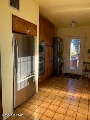 6850 N Table Mountain Road, Tucson, AZ 85718