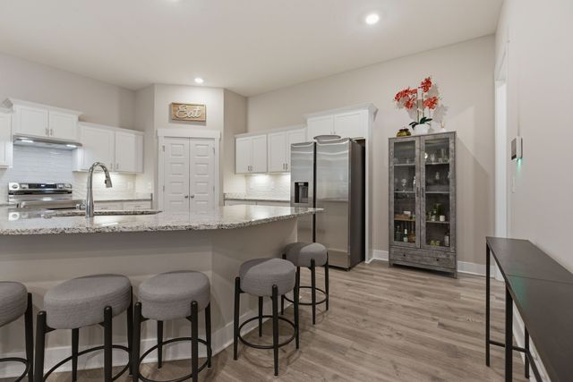 2822 Soldiers Honor Dr, Murfreesboro, TN 37128