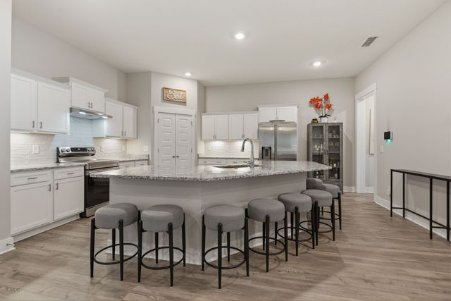 2822 Soldiers Honor Dr, Murfreesboro, TN 37128