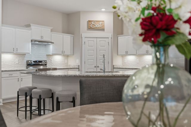 2822 Soldiers Honor Dr, Murfreesboro, TN 37128