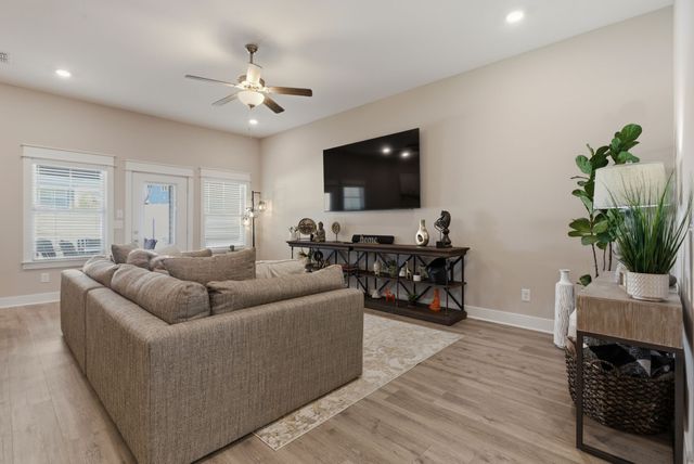 2822 Soldiers Honor Dr, Murfreesboro, TN 37128