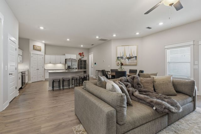 2822 Soldiers Honor Dr, Murfreesboro, TN 37128