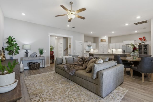 2822 Soldiers Honor Dr, Murfreesboro, TN 37128