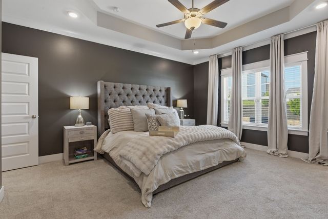 2822 Soldiers Honor Dr, Murfreesboro, TN 37128