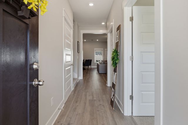 2822 Soldiers Honor Dr, Murfreesboro, TN 37128