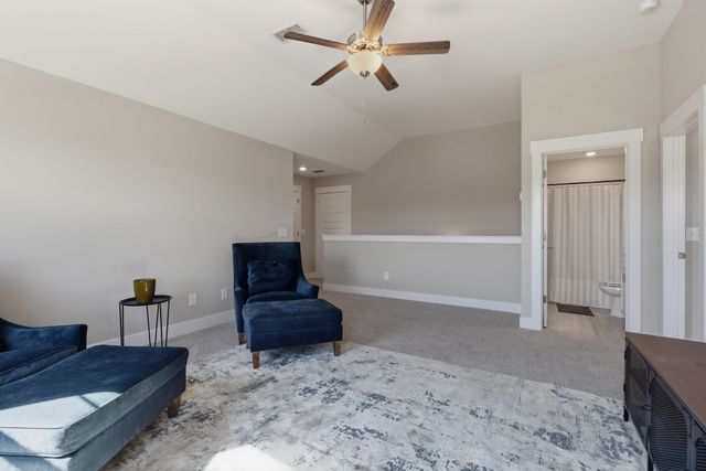 2822 Soldiers Honor Dr, Murfreesboro, TN 37128