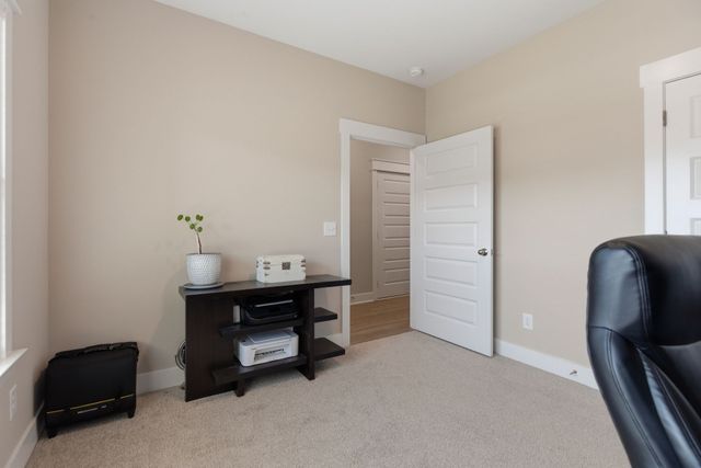 2822 Soldiers Honor Dr, Murfreesboro, TN 37128