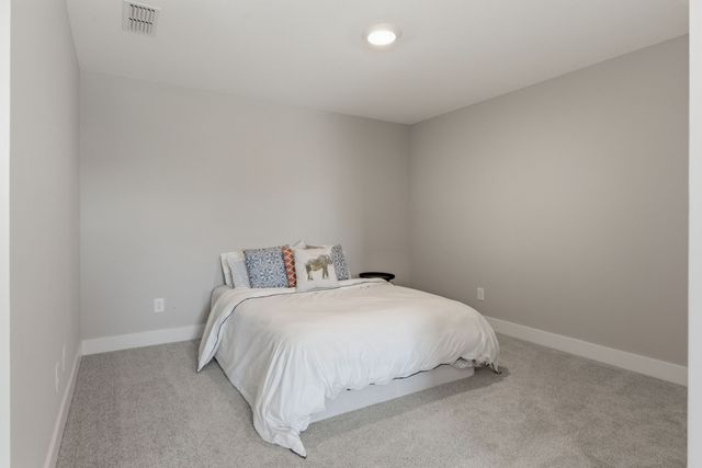 2822 Soldiers Honor Dr, Murfreesboro, TN 37128