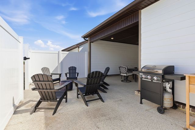 2822 Soldiers Honor Dr, Murfreesboro, TN 37128