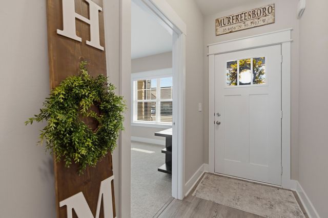 2822 Soldiers Honor Dr, Murfreesboro, TN 37128