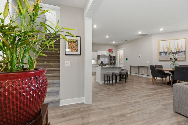 2822 Soldiers Honor Dr, Murfreesboro, TN 37128