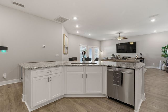 2822 Soldiers Honor Dr, Murfreesboro, TN 37128