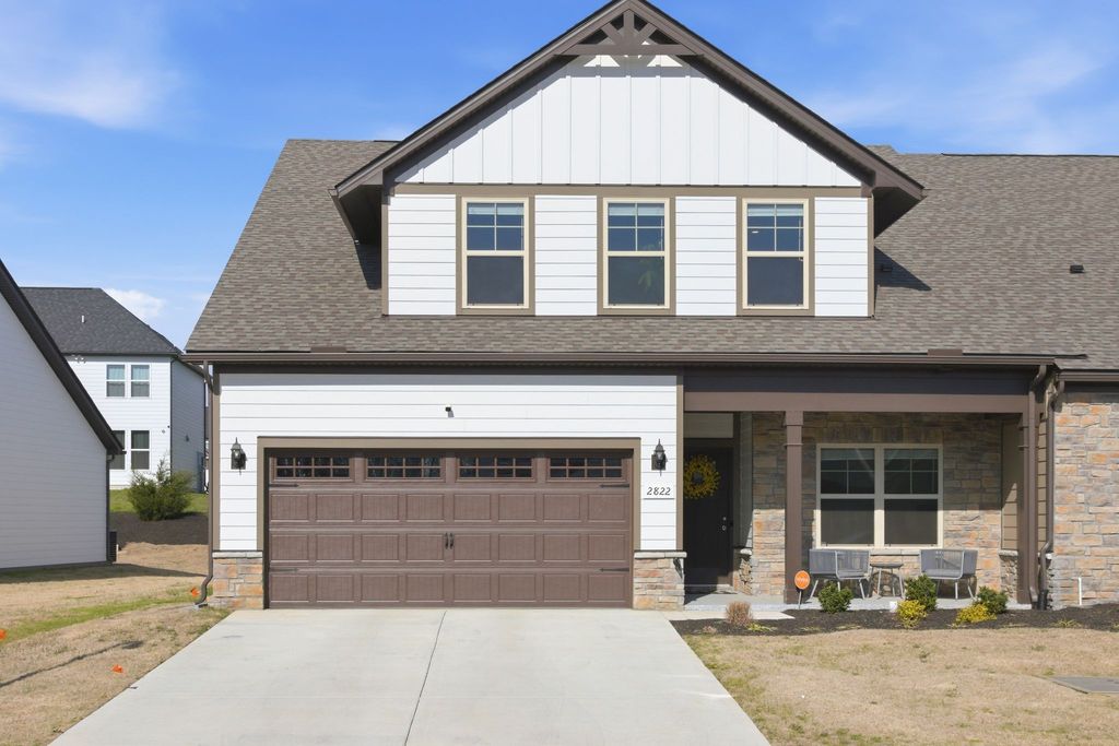 2822 Soldiers Honor Dr, Murfreesboro, TN 37128