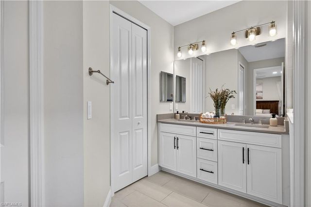 4653 Centaurus CIR, Naples, FL 34120