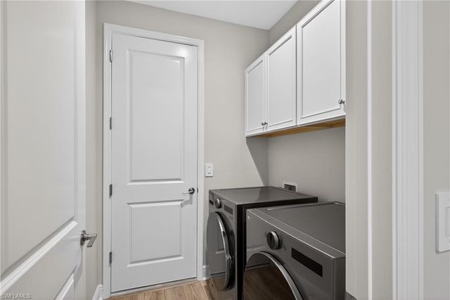 4653 Centaurus CIR, Naples, FL 34120