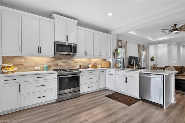 4653 Centaurus CIR, Naples, FL 34120