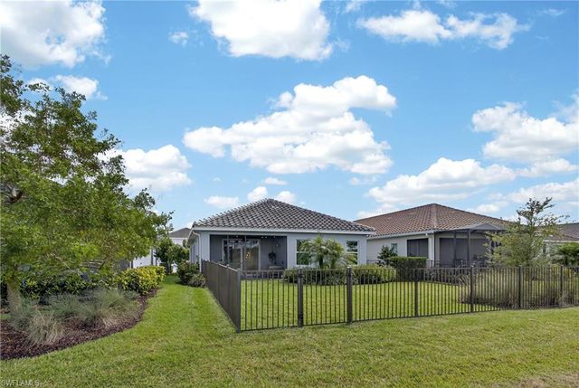 4653 Centaurus CIR, Naples, FL 34120