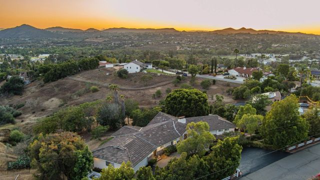 2553 Haas St, Escondido, CA 92025