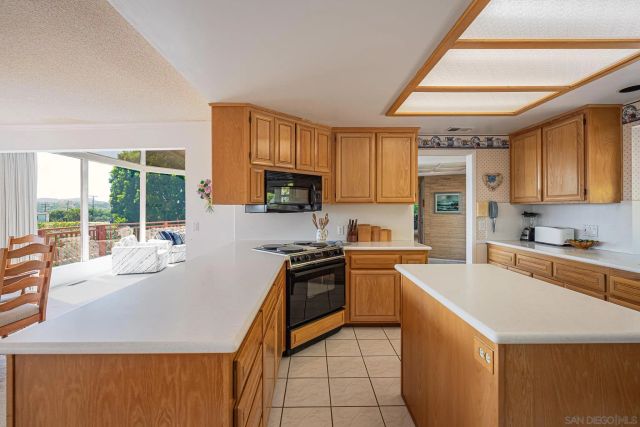 2553 Haas St, Escondido, CA 92025